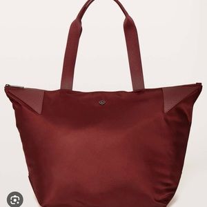 Lululemon Acute Tote 23L